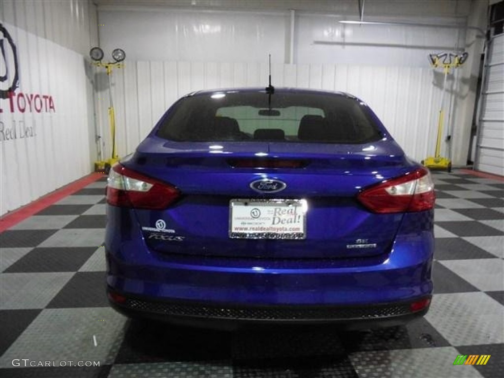 2012 Focus SE Sedan - Sonic Blue Metallic / Charcoal Black photo #6