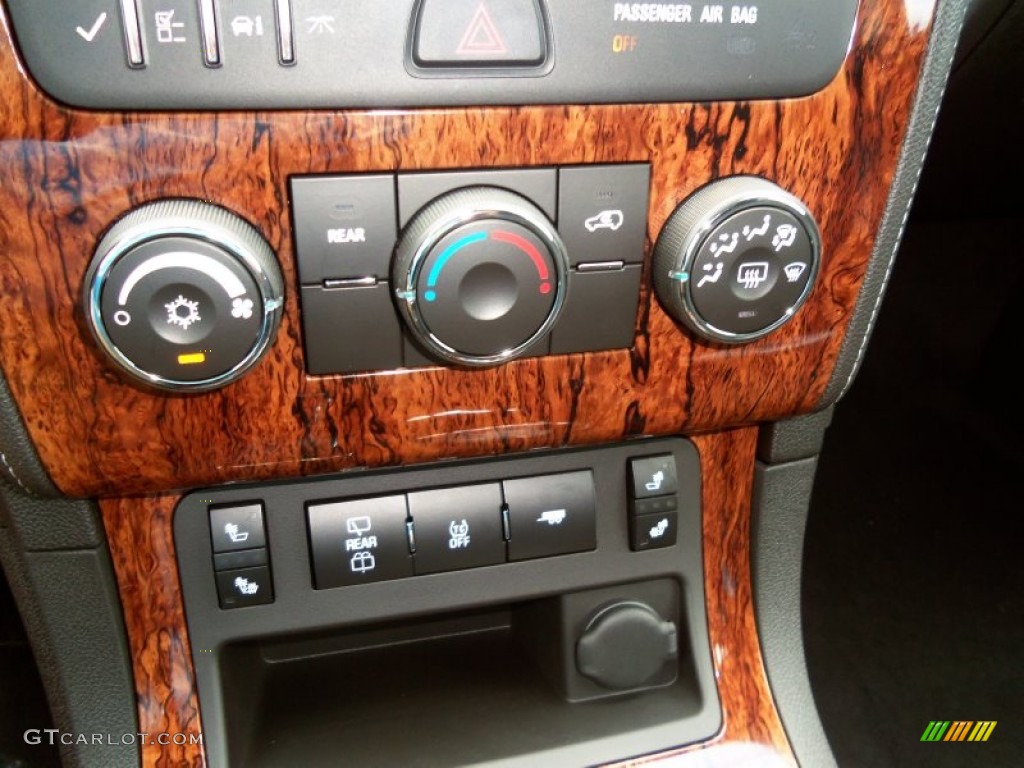 2014 Chevrolet Traverse LT AWD Controls Photo #83480703