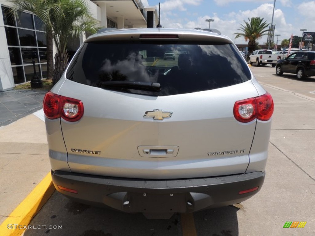 2010 Traverse LT - Silver Ice Metallic / Ebony photo #3