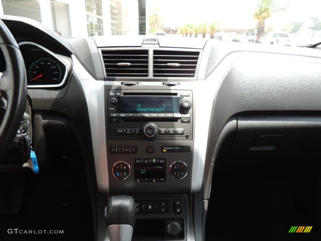 2010 Traverse LT - Silver Ice Metallic / Ebony photo #23