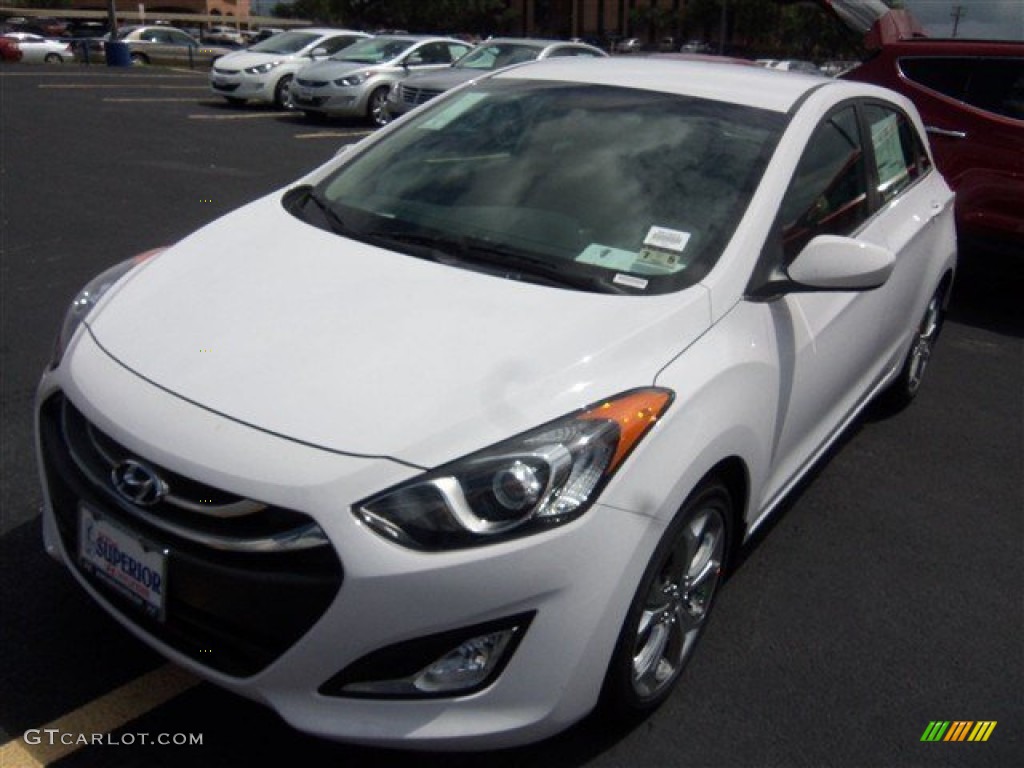 2013 Elantra GT - Monaco White / Beige photo #1
