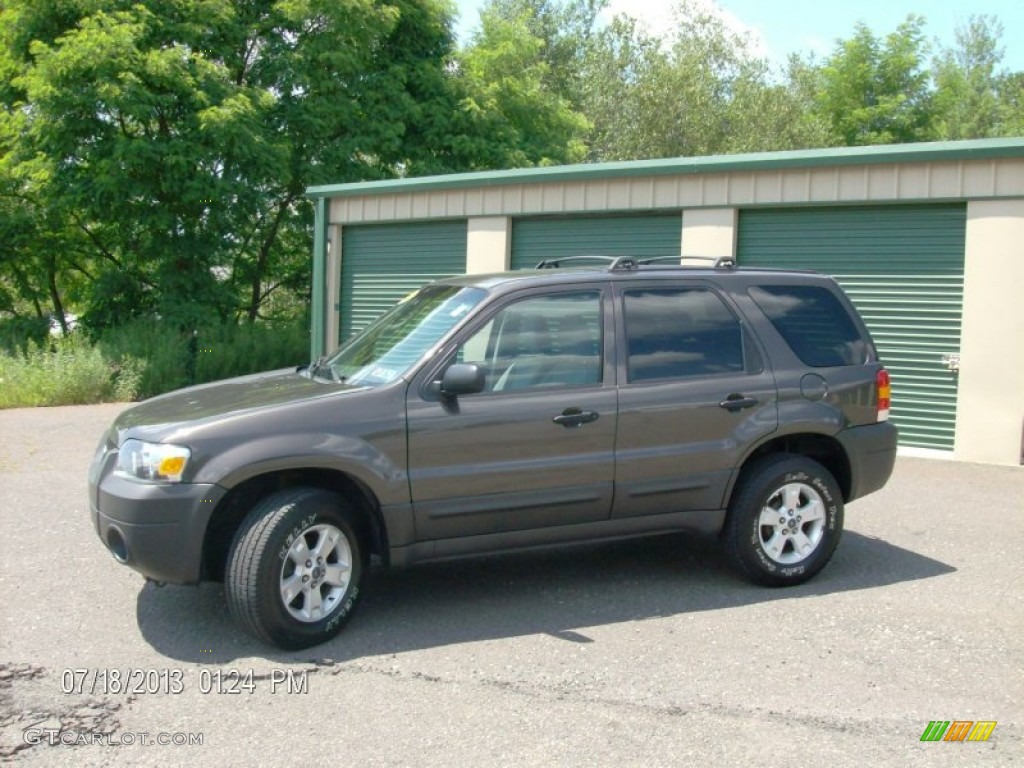 2006 Escape XLT 4WD - Dark Stone Metallic / Medium/Dark Pebble photo #1