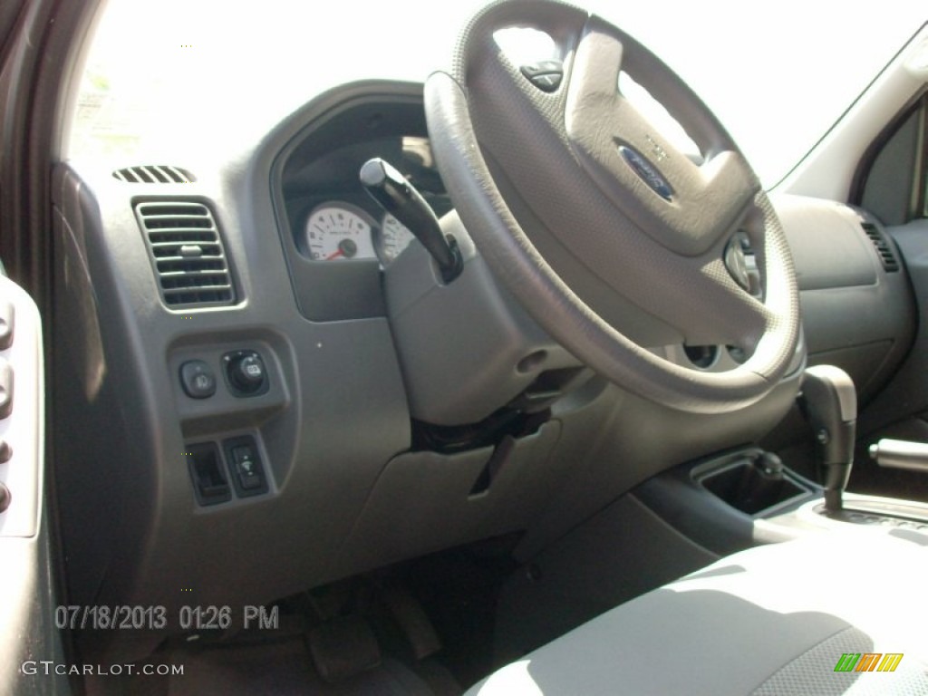 2006 Escape XLT 4WD - Dark Stone Metallic / Medium/Dark Pebble photo #8