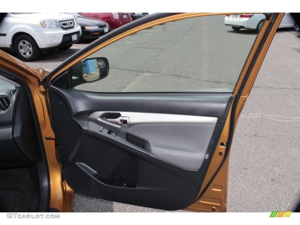 2010 Toyota Matrix 1.8 Ash Gray Door Panel Photo #83490532