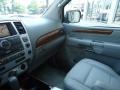 Silver Indulgence - QX 56 4WD Photo No. 45