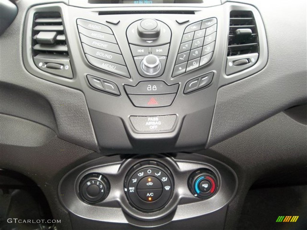 2014 Ford Fiesta S Sedan Controls Photo #83494099
