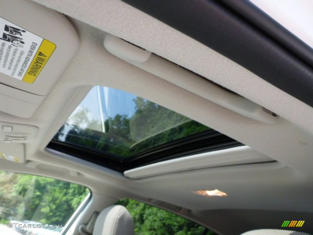 2013 XV Crosstrek 2.0 Premium - Satin White Pearl / Ivory photo #17
