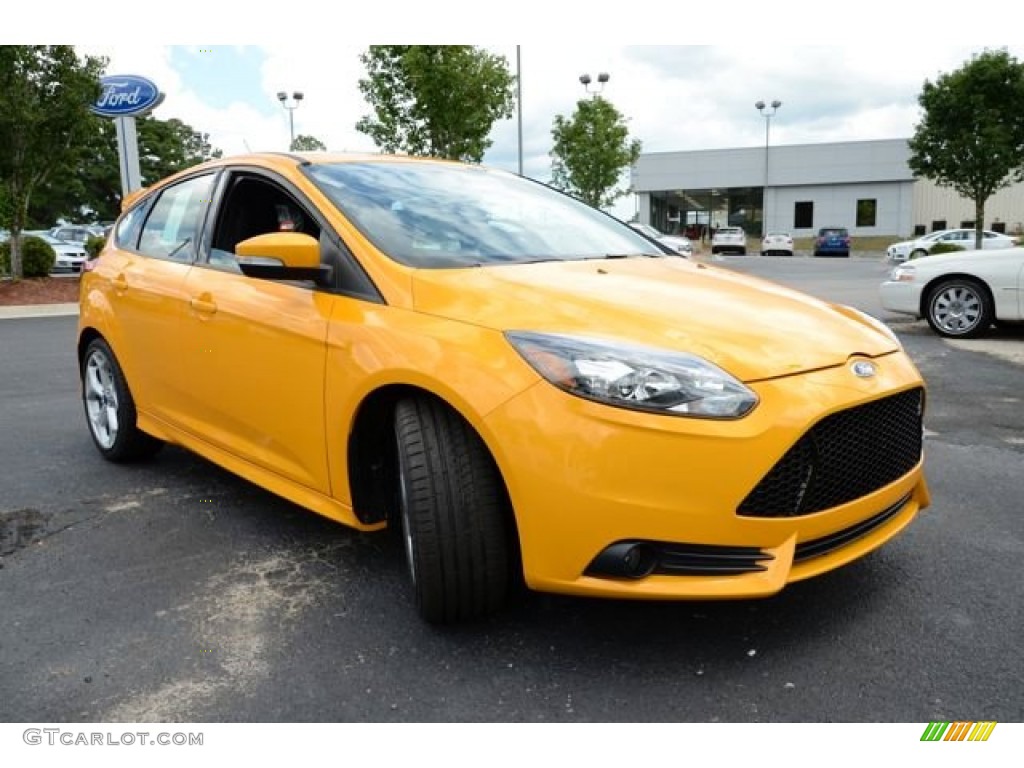 2013 Focus ST Hatchback - Tangerine Scream Tri-Coat / ST Charcoal Black Full-Leather Recaro Seats photo #3