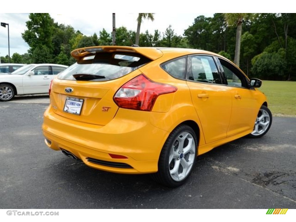 2013 Focus ST Hatchback - Tangerine Scream Tri-Coat / ST Charcoal Black Full-Leather Recaro Seats photo #5
