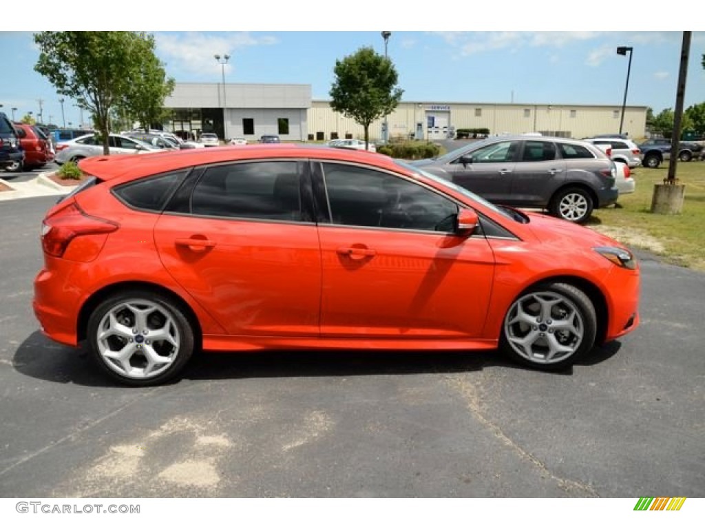 Race Red 2013 Ford Focus ST Hatchback Exterior Photo #83502906