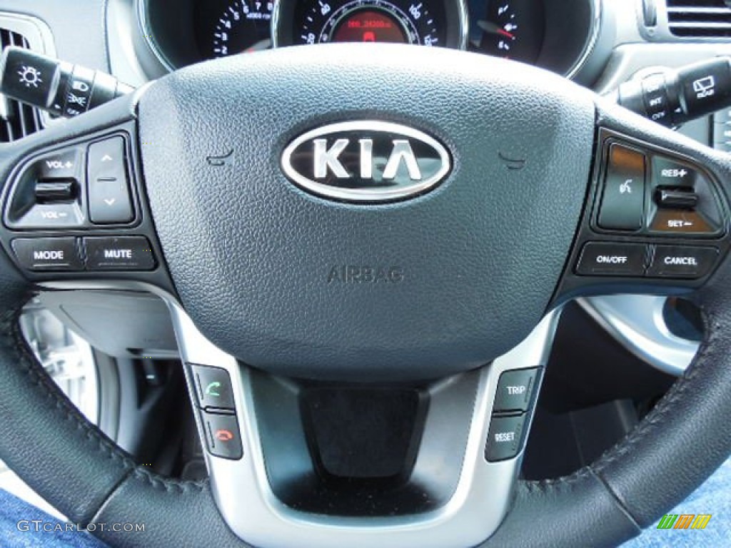 2012 Kia Rio Rio5 EX Hatchback Controls Photos