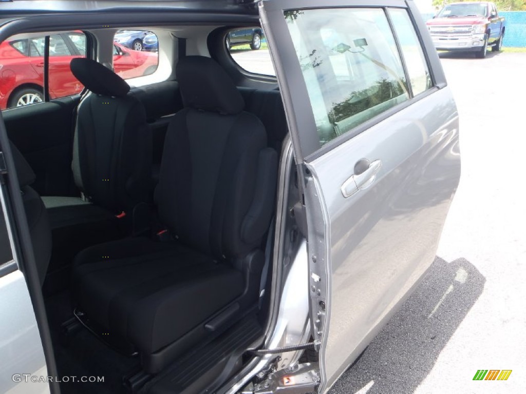 2013 MAZDA5 Sport - Liquid Silver Metallic / Black photo #18