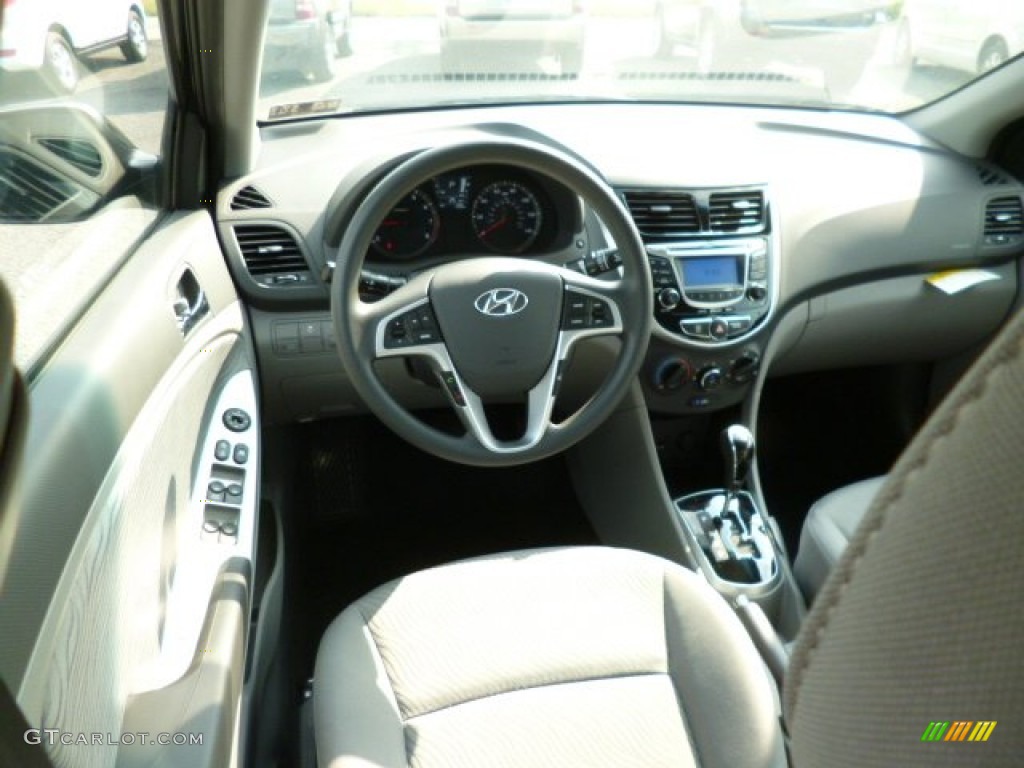 2013 Accent GLS 4 Door - Ultra Black / Gray photo #14
