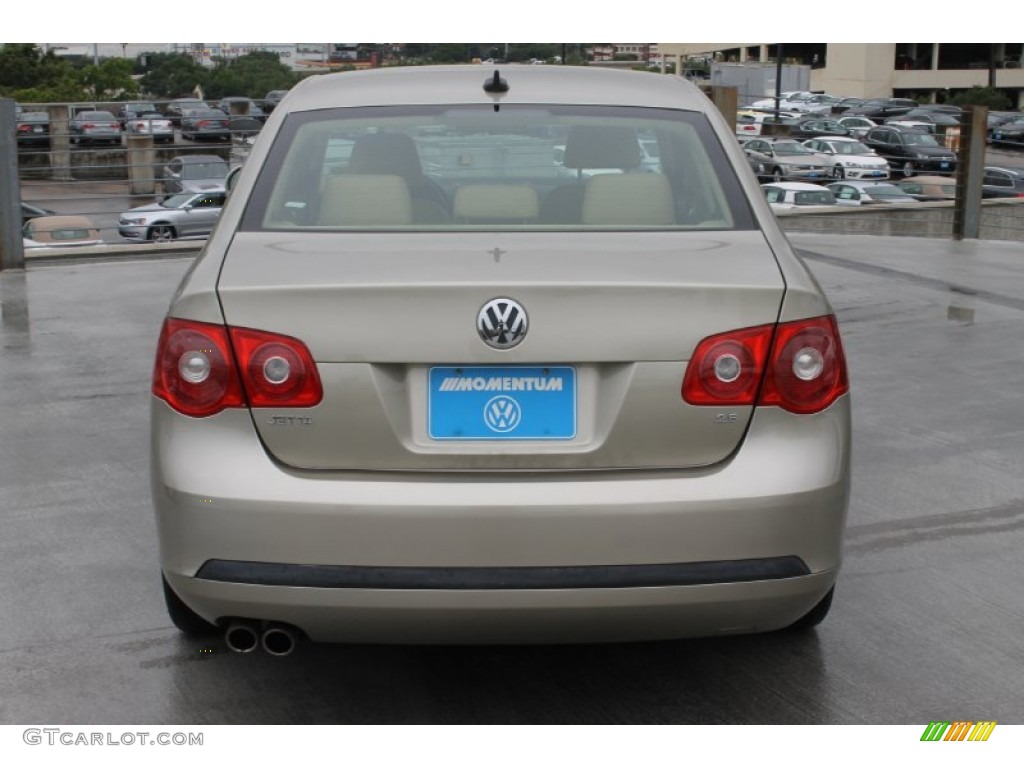 2007 Jetta 2.5 Sedan - Wheat Beige Metallic / Pure Beige photo #8