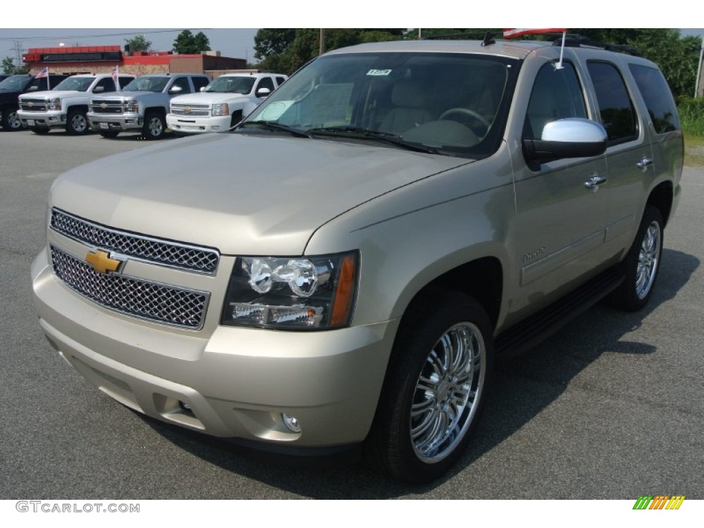 2013 Tahoe LT 4x4 - Champagne Silver Metallic / Light Cashmere/Dark Cashmere photo #2