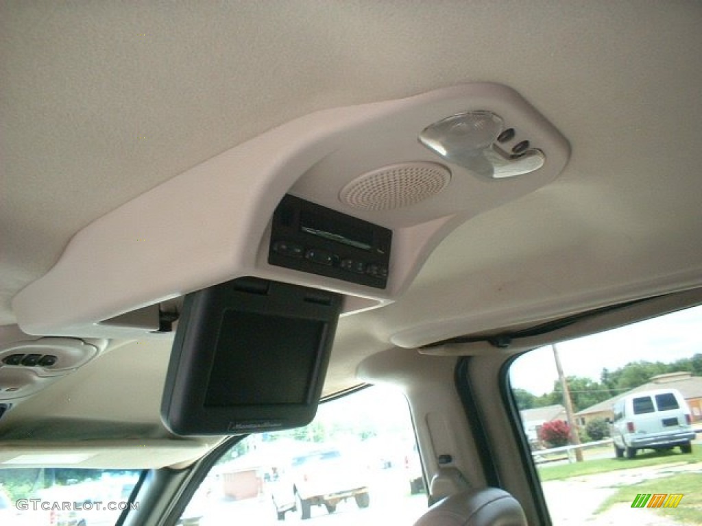 2002 Pontiac Montana Standard Montana Model Entertainment System Photos