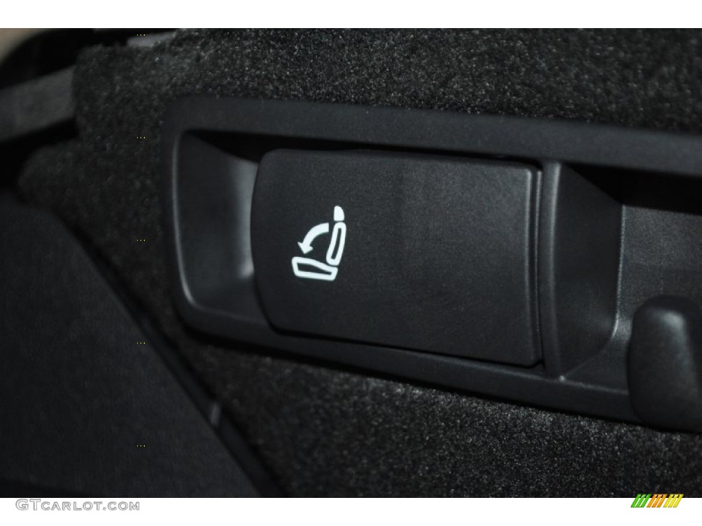 2013 Beetle 2.5L Convertible - Tornado Red / Beige photo #33