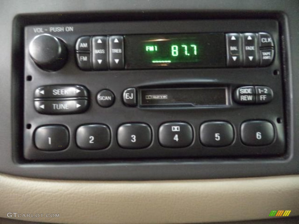 2003 Ford E Series Van E350 Super Duty XLT Extended Passenger Audio System Photos