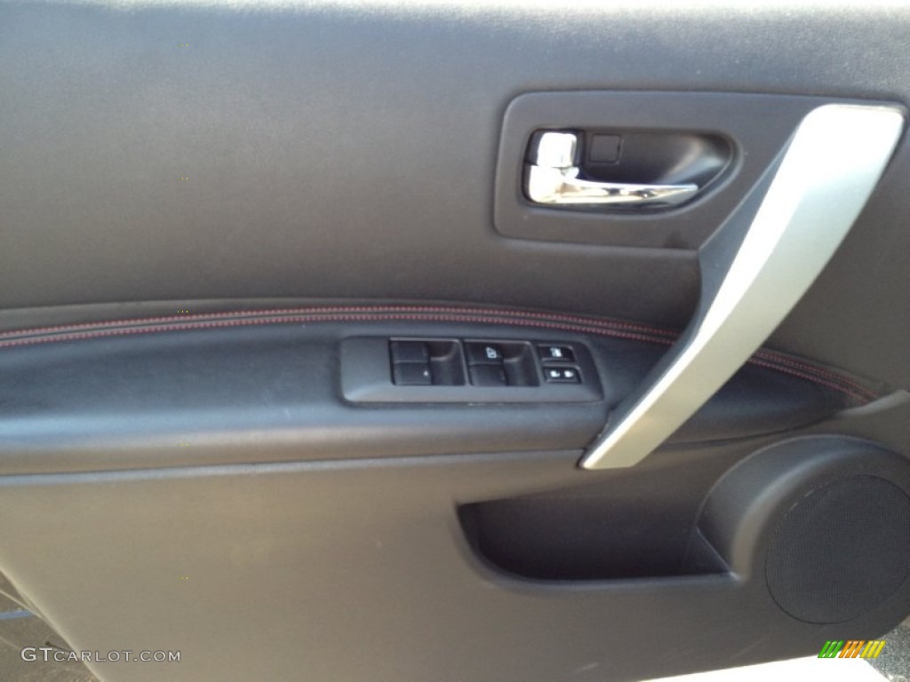 2011 Rogue SL AWD - Wicked Black / Black photo #9
