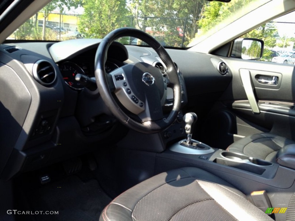 2011 Rogue SL AWD - Wicked Black / Black photo #10