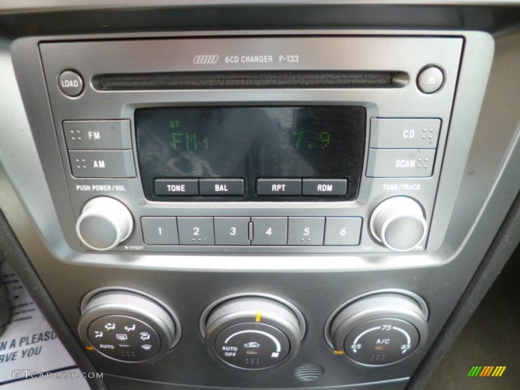 2005 Subaru Impreza WRX Wagon Controls Photo #83529509