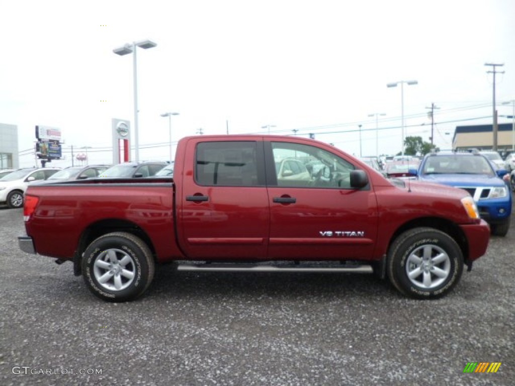 2013 Titan SV Crew Cab 4x4 - Cayenne Red / Almond photo #8