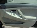 Black - Camry LE Photo No. 20