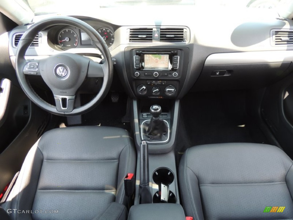 2011 Volkswagen Jetta SEL Sedan Titan Black Dashboard Photo #83540259