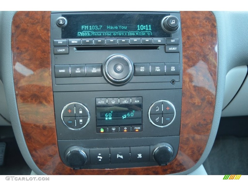 2008 Chevrolet Suburban 2500 LT 4x4 Controls Photo #83540889