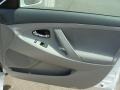 Super White - Camry LE Photo No. 20