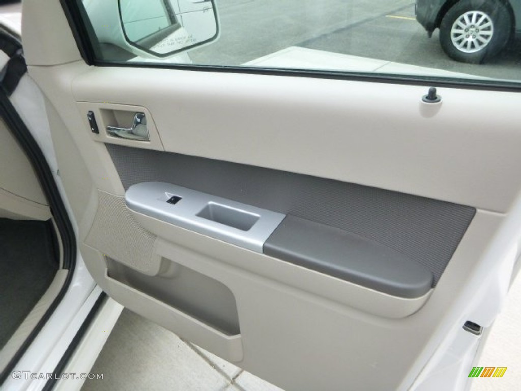 2010 Mercury Mariner V6 Premier 4WD Stone Door Panel Photo #83547876