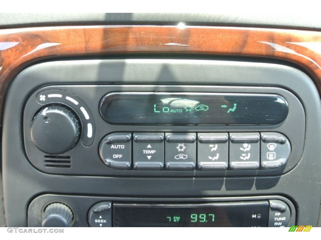 2004 Chrysler Concorde Limited Controls Photos