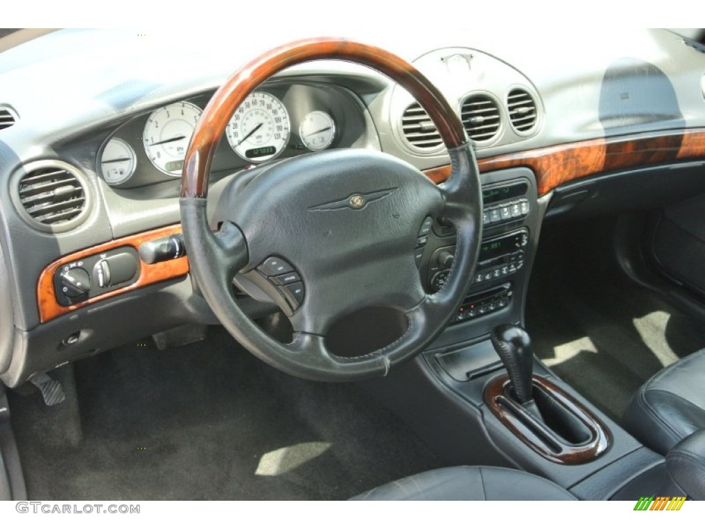 2004 Chrysler Concorde Limited Dashboard Photos