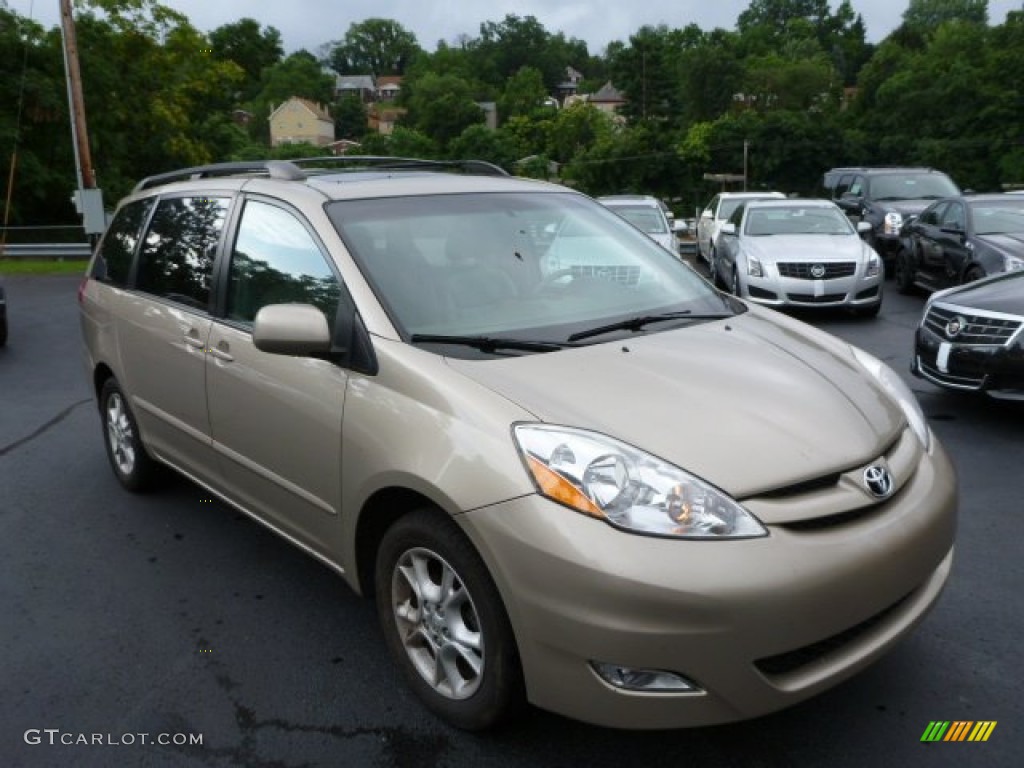 2006 Sienna XLE - Desert Sand Mica / Taupe photo #1