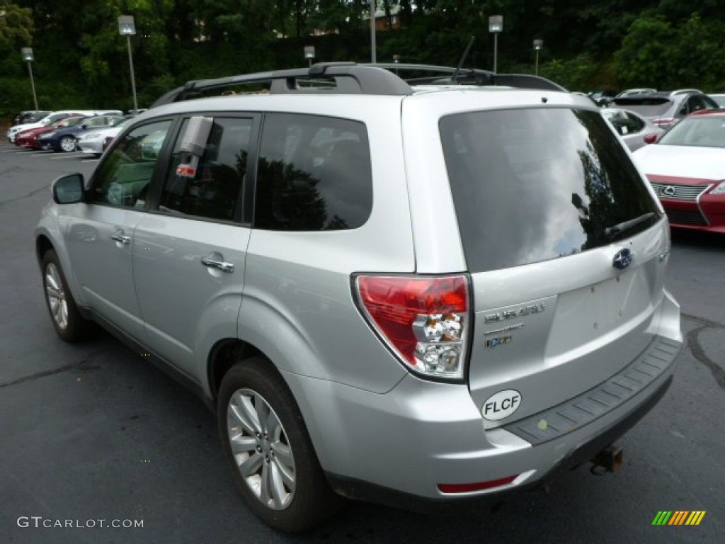 2011 Forester 2.5 X Premium - Spark Silver Metallic / Black photo #13