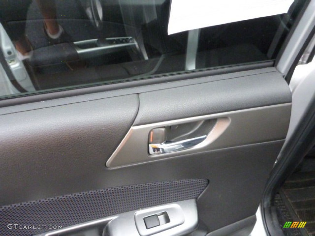 2011 Forester 2.5 X Premium - Spark Silver Metallic / Black photo #15