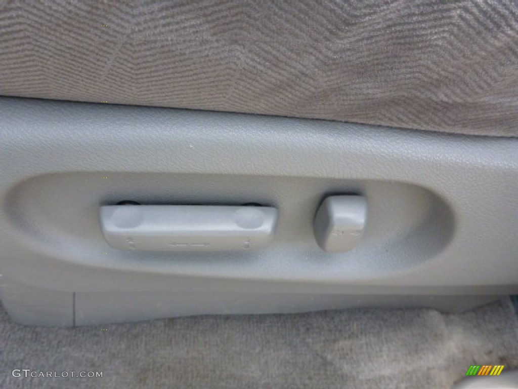 2010 Odyssey EX - Alabaster Silver Metallic / Gray photo #15