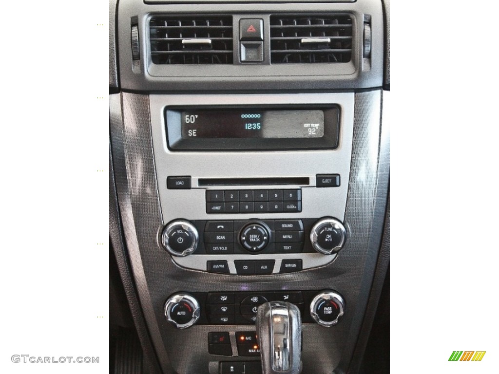 2010 Ford Fusion SEL V6 Controls Photo #83558061