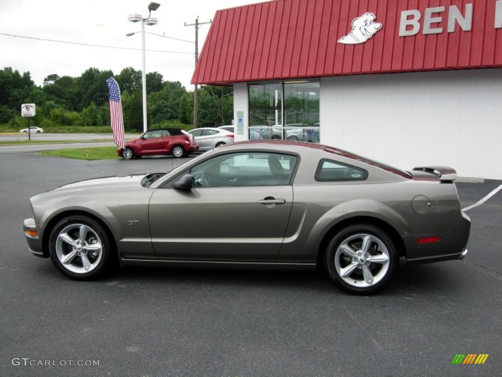 2005 Mustang GT Premium Coupe - Mineral Grey Metallic / Dark Charcoal photo #9