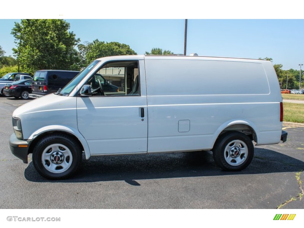 2005 Safari Commercial Van - Summit White / Neutral photo #3