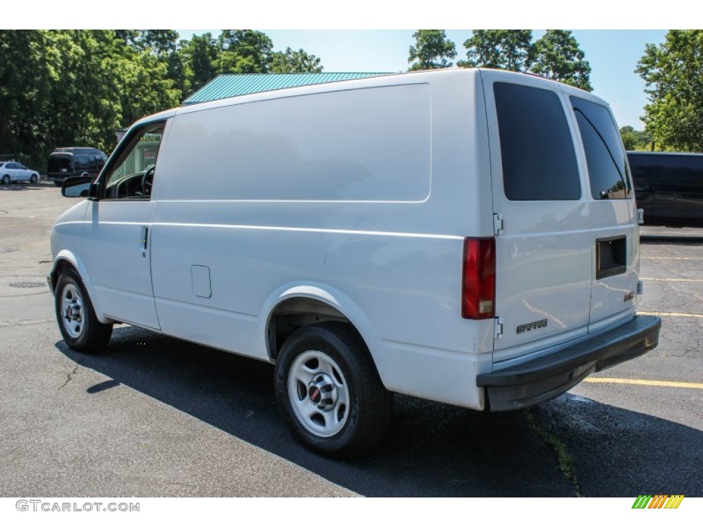 2005 Safari Commercial Van - Summit White / Neutral photo #4