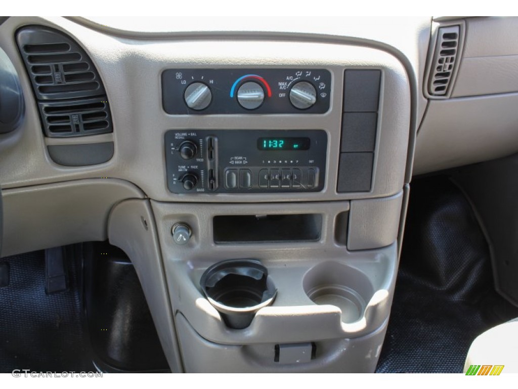 2005 GMC Safari Commercial Van Controls Photos