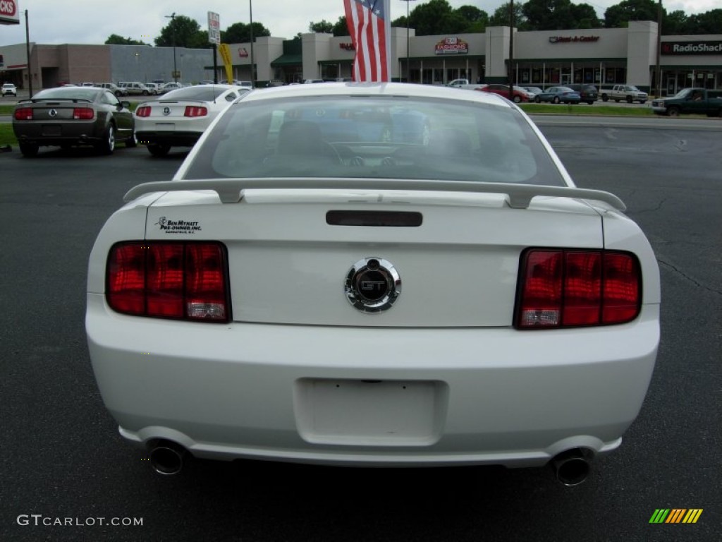 2006 Mustang GT Premium Coupe - Performance White / Dark Charcoal photo #8