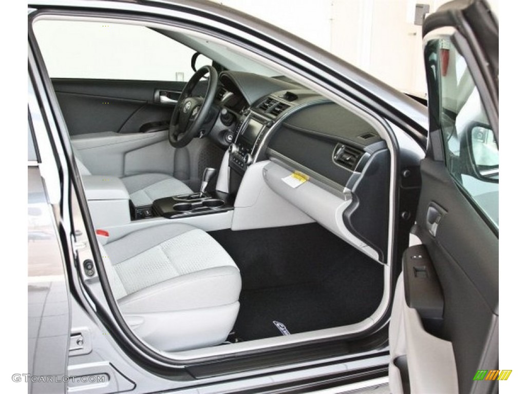 2013 Camry LE - Magnetic Gray Metallic / Ash photo #13