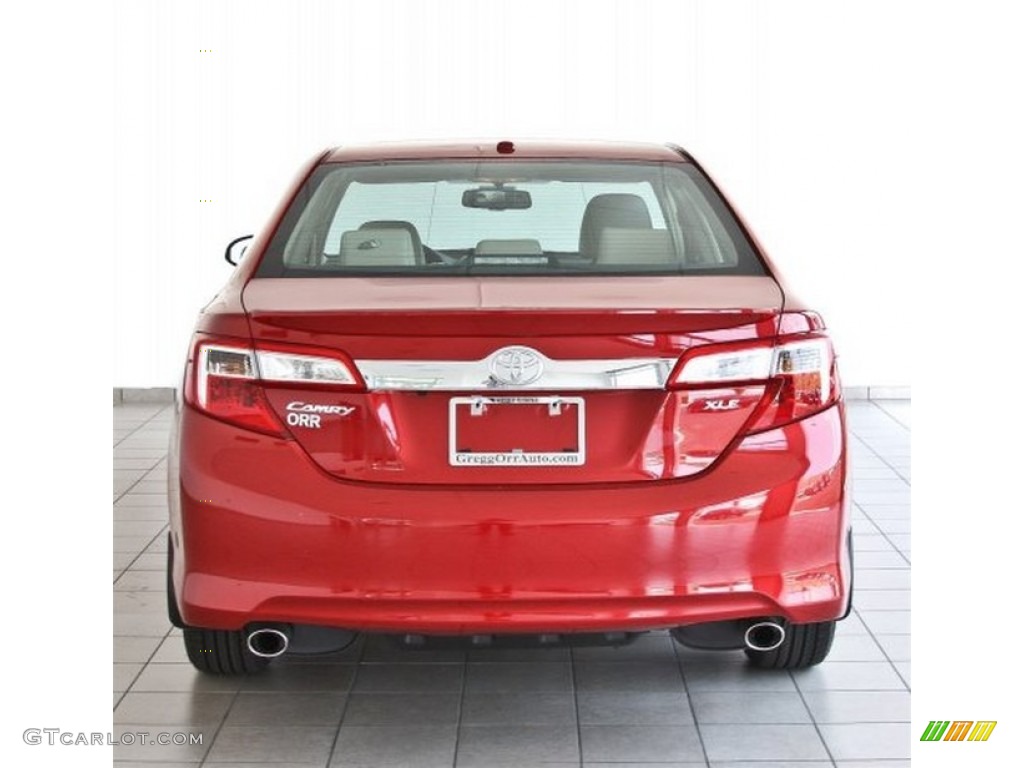 2013 Camry XLE V6 - Barcelona Red Metallic / Ash photo #4