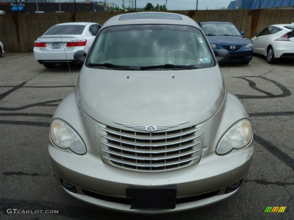 2006 PT Cruiser Limited - Linen Gold Metallic Pearl / Pastel Pebble Beige photo #9