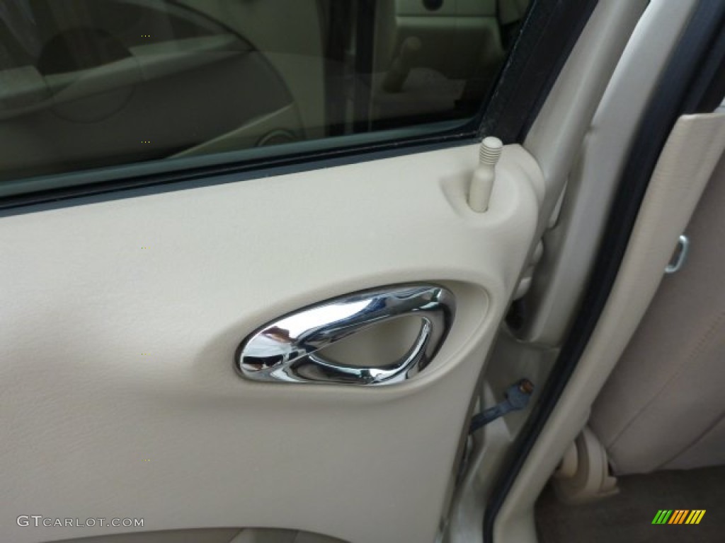 2006 PT Cruiser Limited - Linen Gold Metallic Pearl / Pastel Pebble Beige photo #14