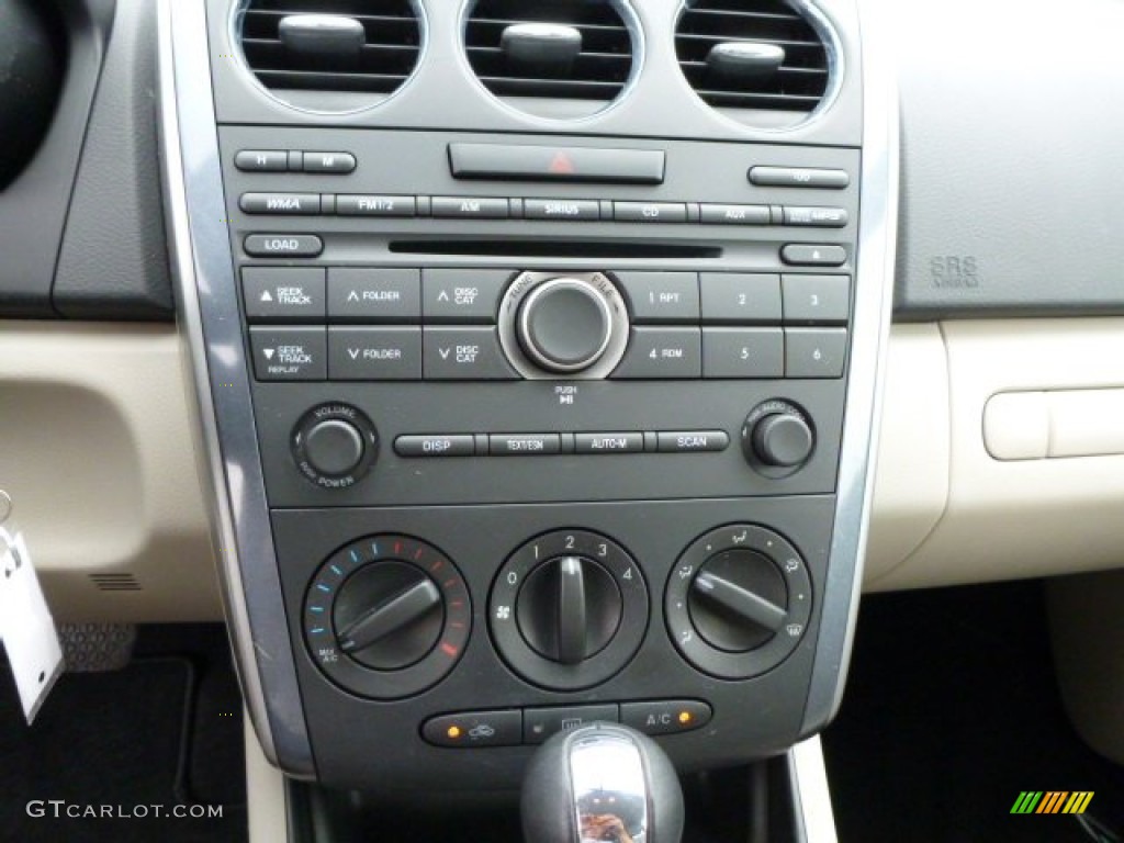 2011 Mazda CX-7 s Touring Controls Photos