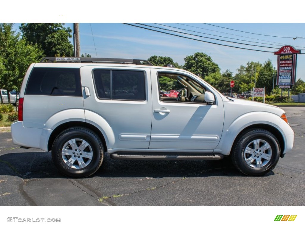 2006 Pathfinder LE 4x4 - Avalanche White / Desert photo #7