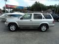 Chrome Silver Metallic 2002 Nissan Pathfinder SE 4x4